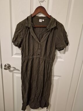 Women’s Olive Short-Sleeve Collared Dress